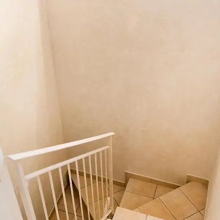 C002 - Camerano, Delizioso Bilocale Con Giardino
